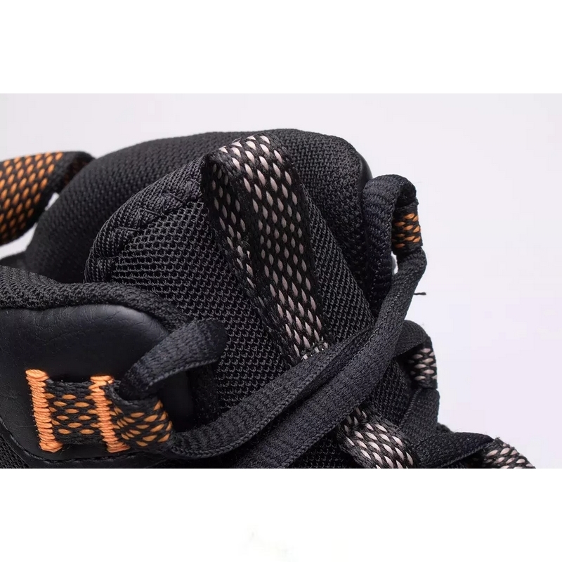 UNDER ARMOUR BUTY CHARGED MAVEN TREK