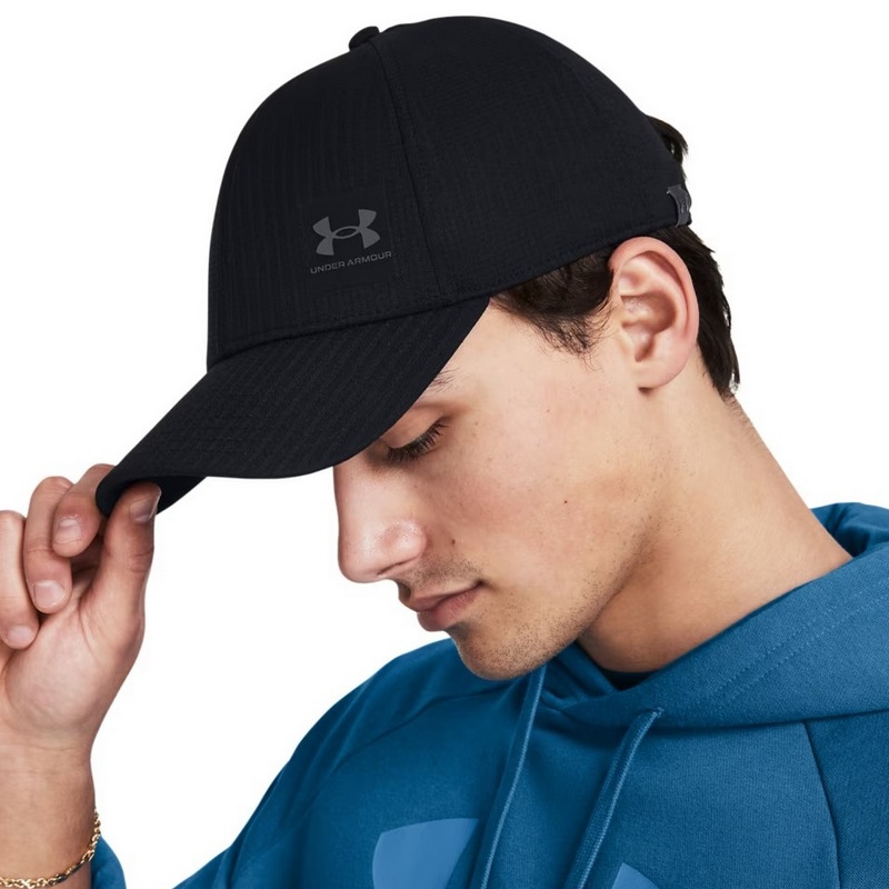 UNDER ARMOUR CZAPKA Z DASZKIEM ISO-CHILL ArmourVent ADJ 001